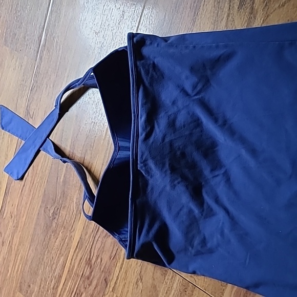 Ladies blue halter top - Picture 5 of 7